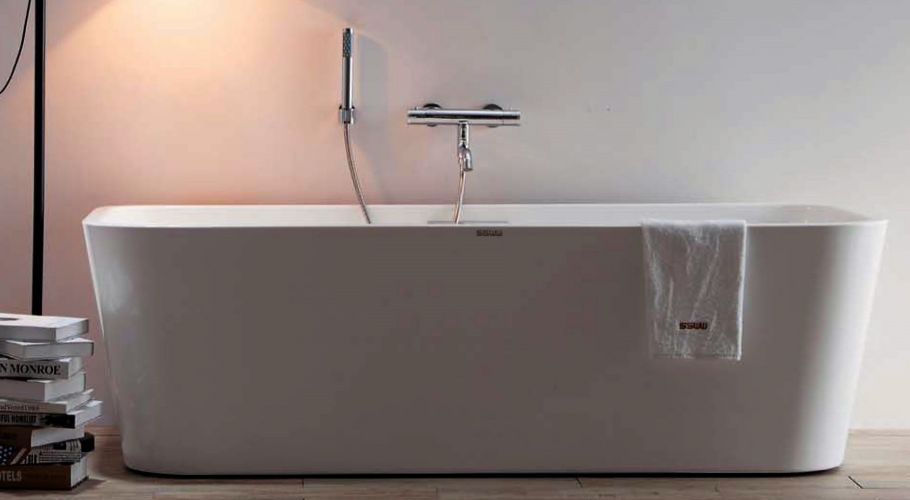 american-standard-white-bathtub