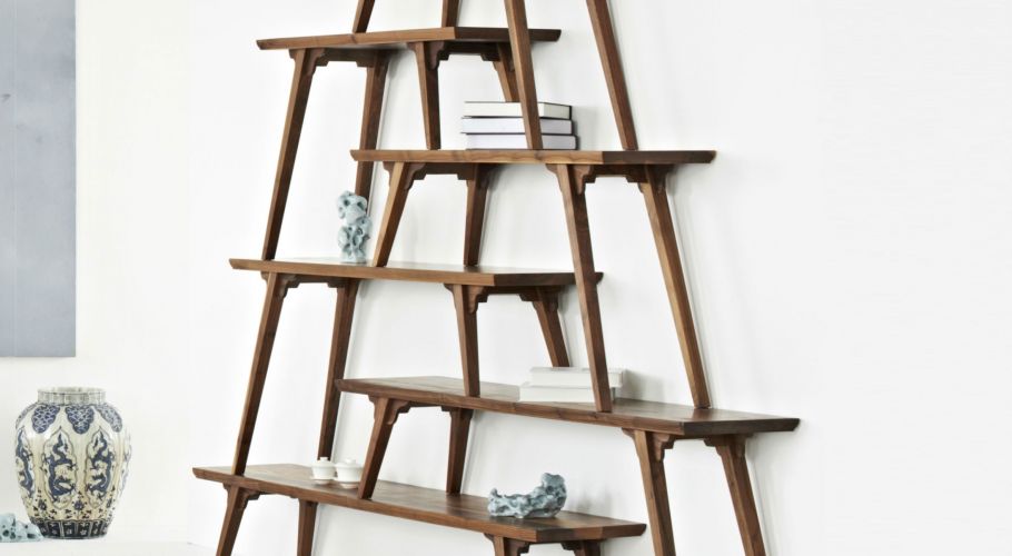 contemporary form-nestling shelf design